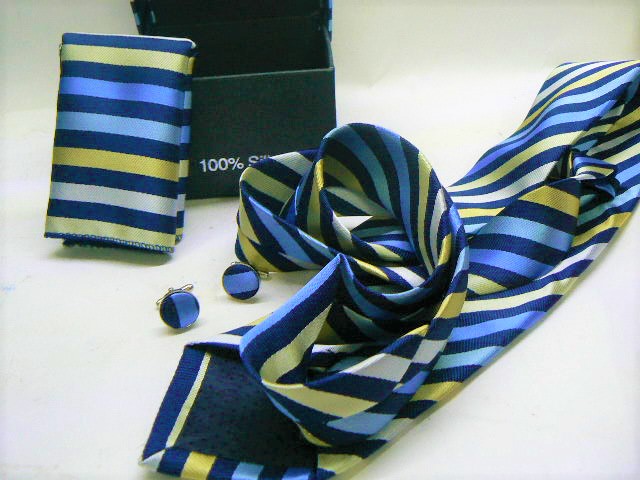 Set Cravatta coordinato con Gemelli e Foulard per Uomo