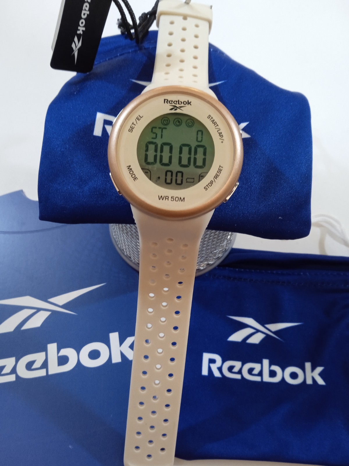 clicca su immagine per consultare dettagli, vedere altre foto e ordinare Reebok Basic 1plus BS-01-RD Orologio Unisex Al quarzo ORO