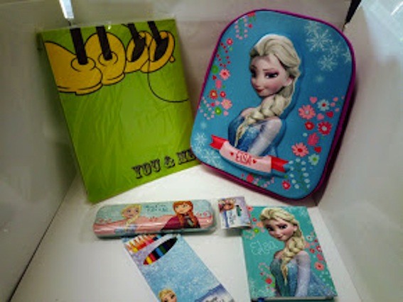 kit scuola asilo FROZEN  zaino asilo completo di accessori introvabili24 